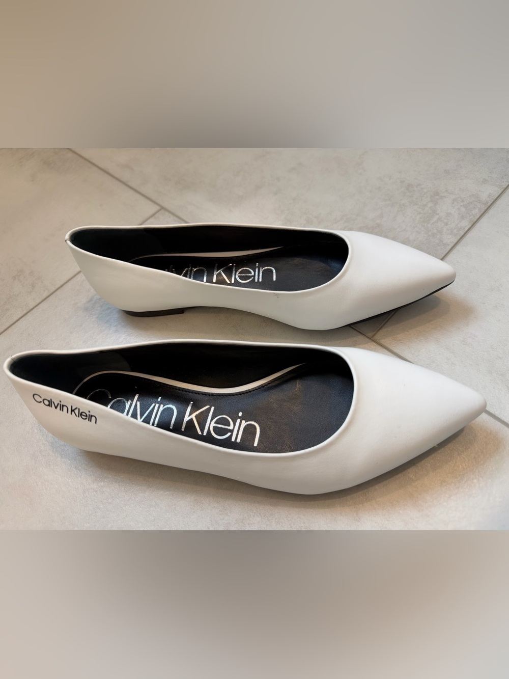 Calvin Klein Women's White Pointed Toe Flats Size 7 - Picture 2 of 7